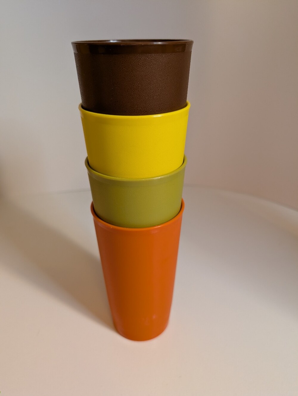 Vintage Tupperware Harvest Color Tumblers Set Of 4 Brown Green Orange Yellow - Picture 4 of 5